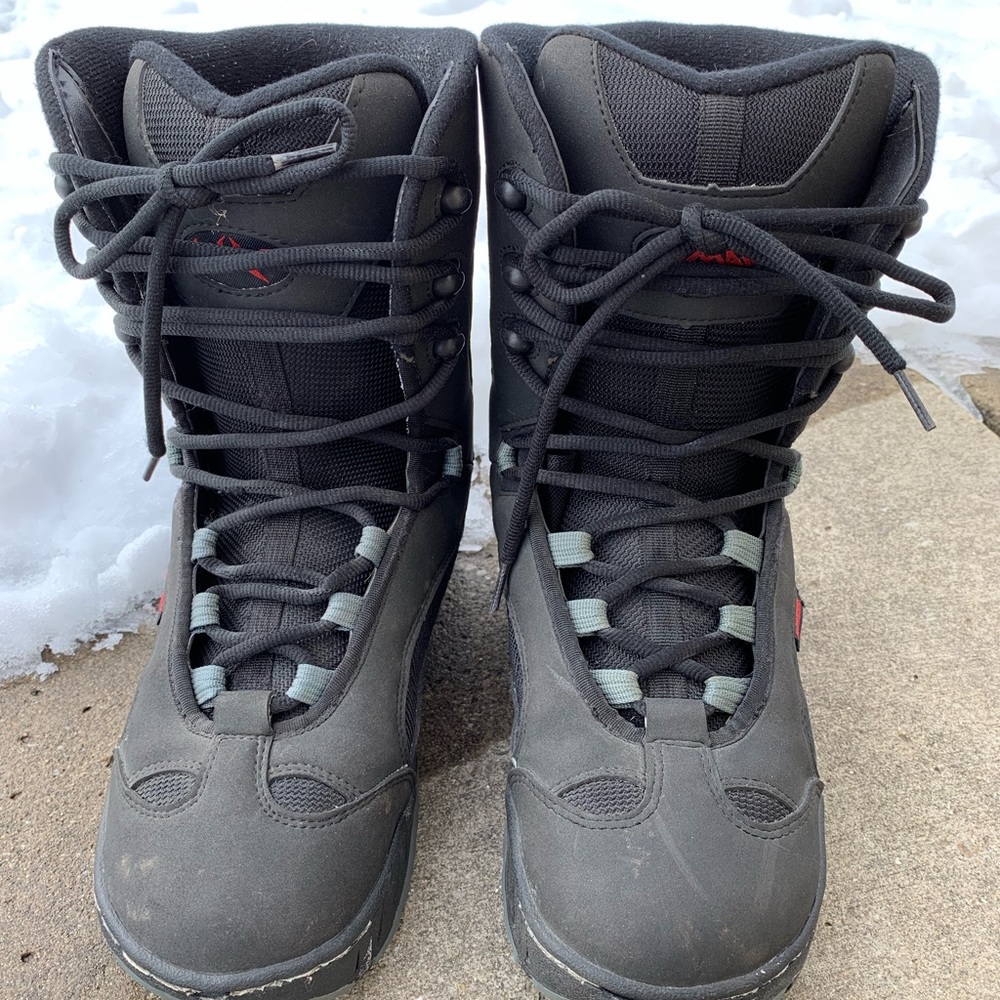 Lamar snowboarding boots size 9